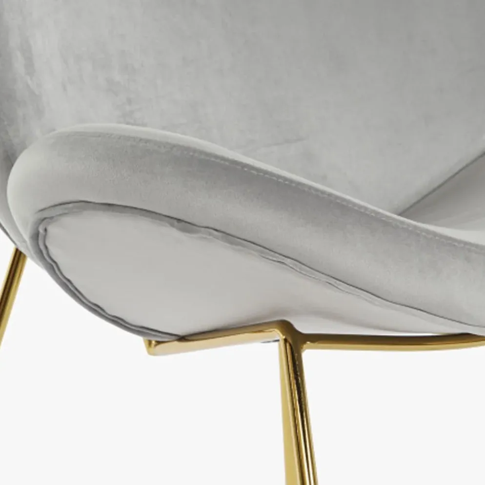Cadeira Curva Cinza | Pés Dourado