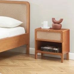 Mesa de Cabeceira de Duas Gavetas com Linho