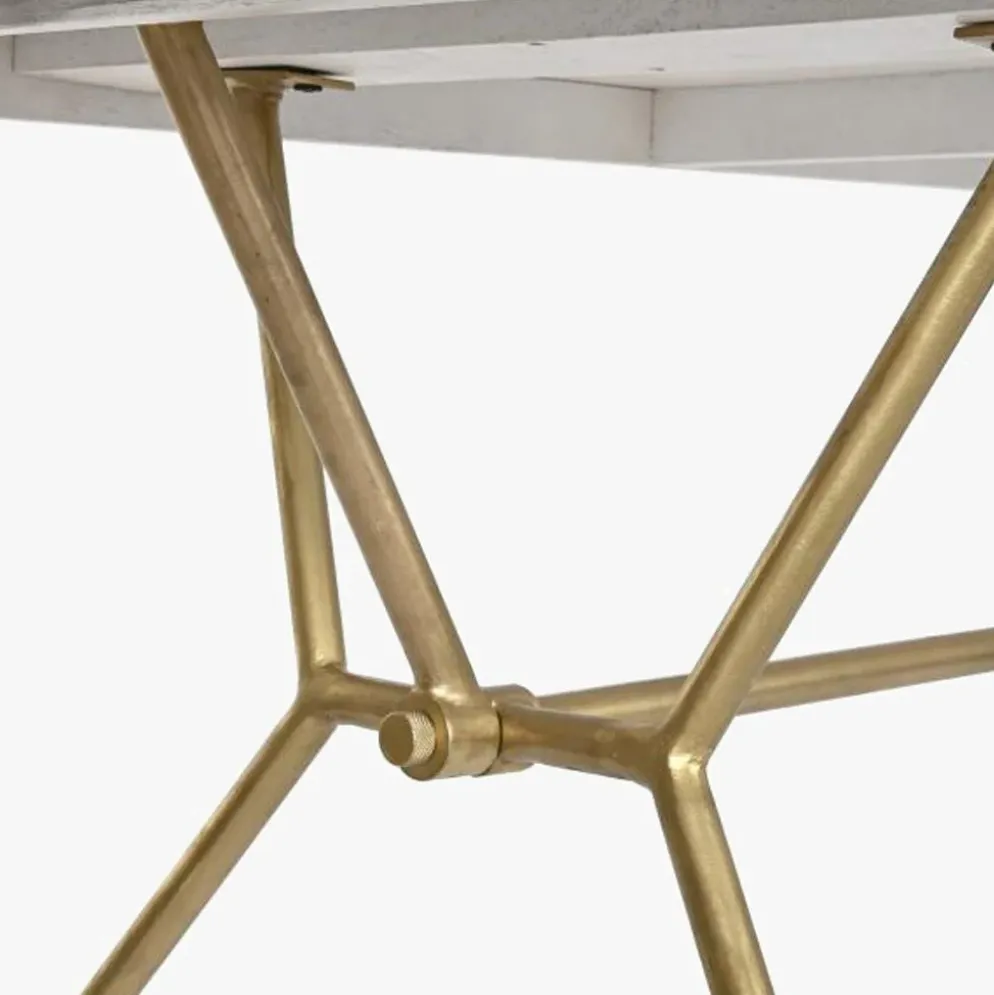 Mesa Jantar Branca com Acabamentos em Dourado