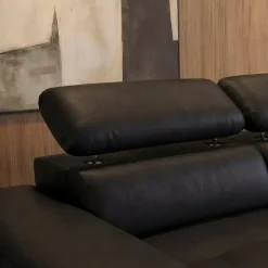Sofá cama com chaise longue reversível, cabeceiras ajustáveis e dois pufes